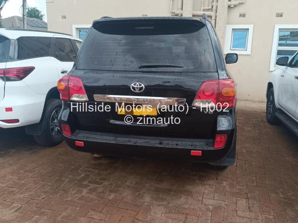 2013 Toyota  Land Cruiser 200