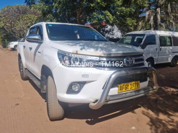 2017 - Toyota  Hilux