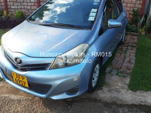 2014 - Toyota  Vitz