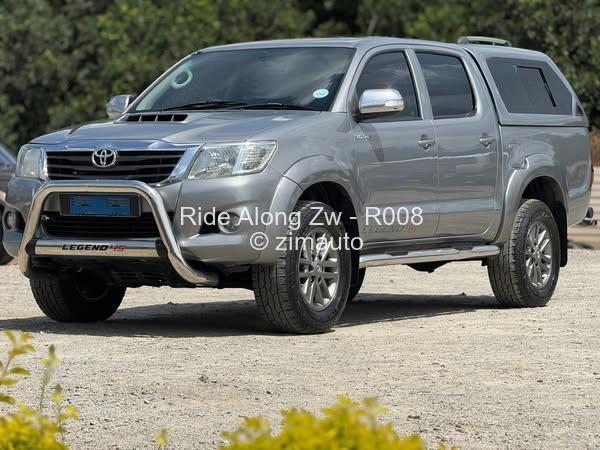 2015 - Toyota  Hilux