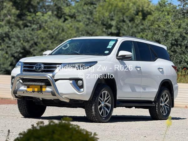 2017 - Toyota  Hilux