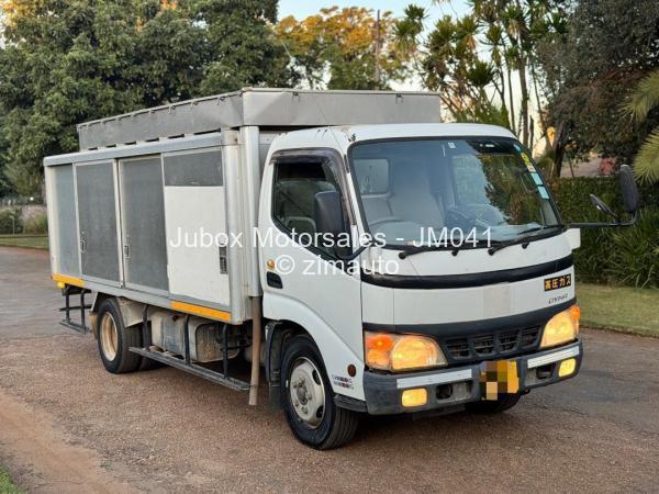 2014 Toyota  Dyna 150