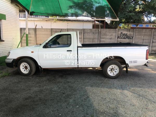 2002 Nissan  Hardbody