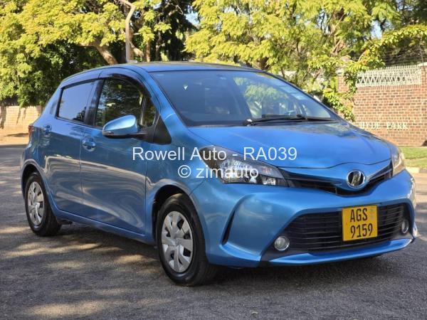 2015 Toyota  Vitz