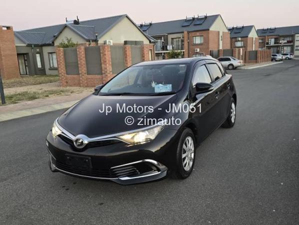 2016 - Toyota  Auris