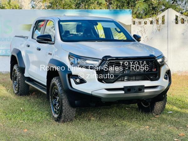 2025 Toyota  HILUX GD6