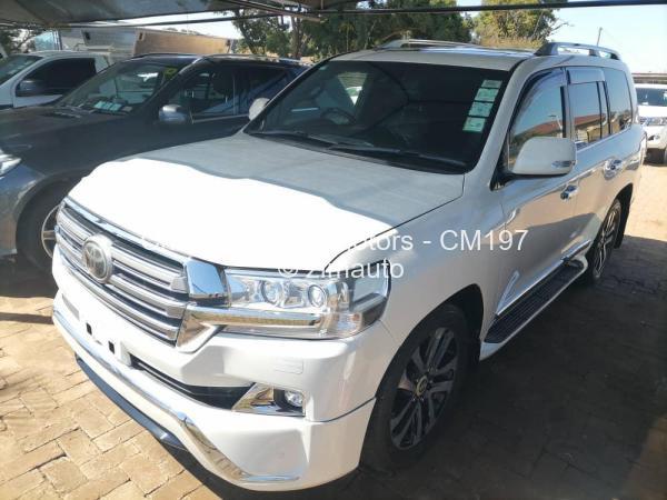 2017 Toyota  Land Cruiser