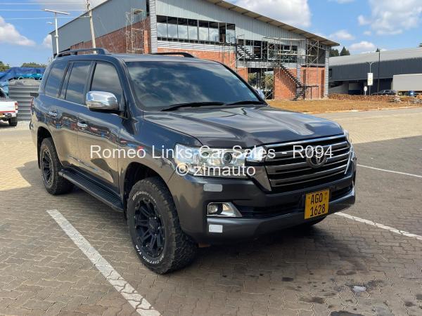 2018 Toyota  Land Cruiser 200