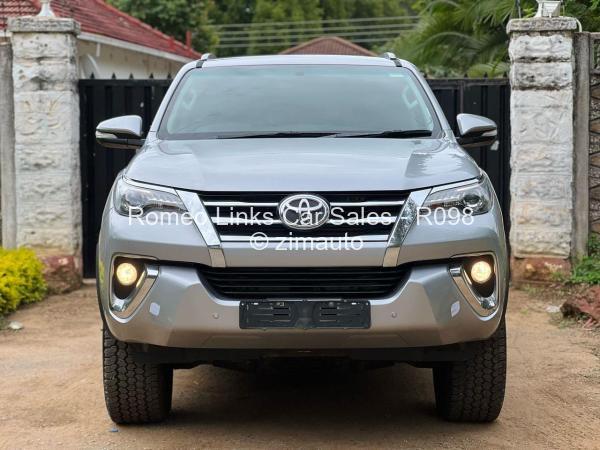 2018 Toyota  Fortuner