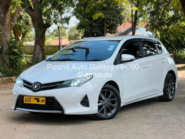 2014 Toyota  Auris