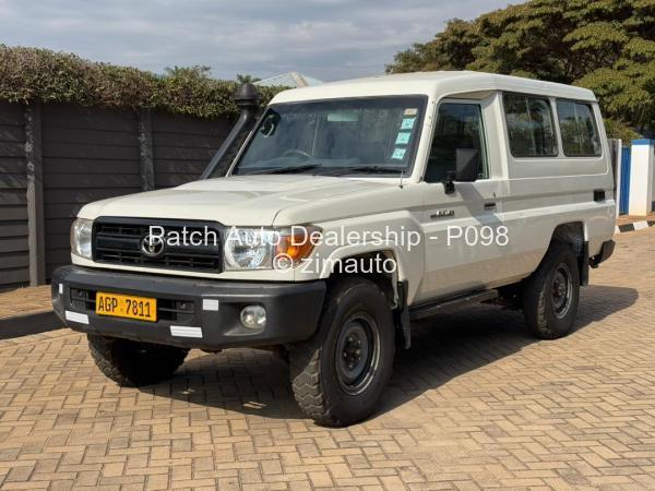 2016 Toyota  Land Cruiser