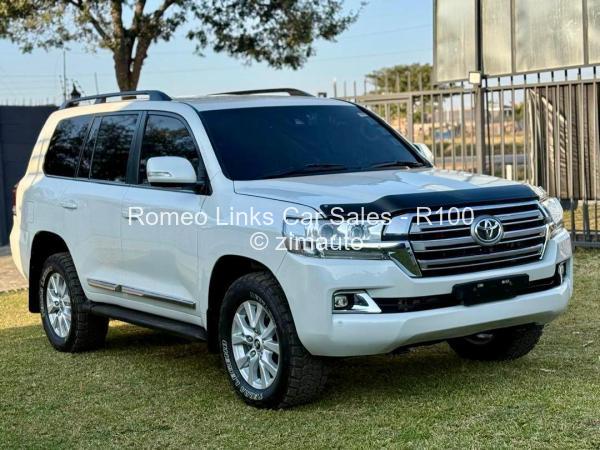 2018 Toyota  Land Cruiser 200