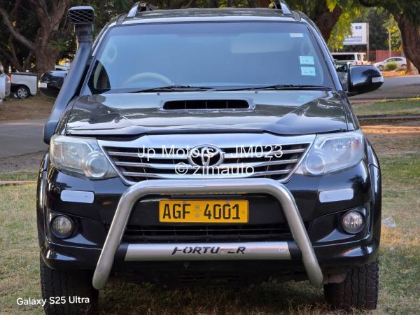 2013 Toyota  Fortuner