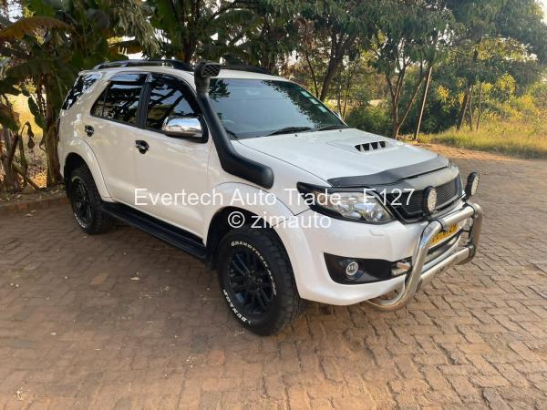 2014 Toyota  Fortuner
