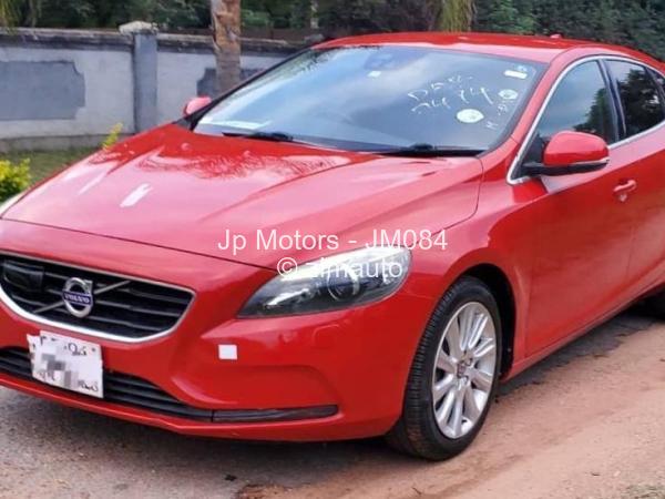 2015 - Volvo  V40