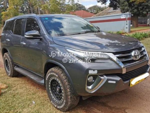 2018 - Toyota  Fortuner