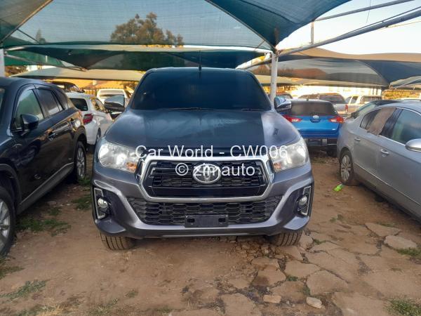 2017 - Toyota  HILUX REVO