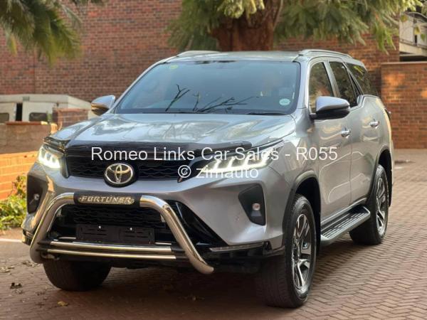 2023 - Toyota  Fortuner