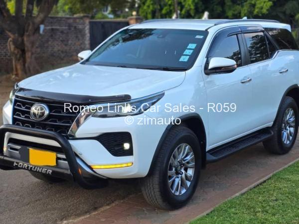 2021 - Toyota  Fortuner