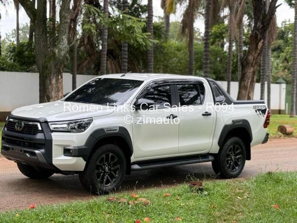 2022 Toyota  HILUX GD6