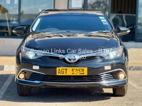 2017 Toyota  Auris