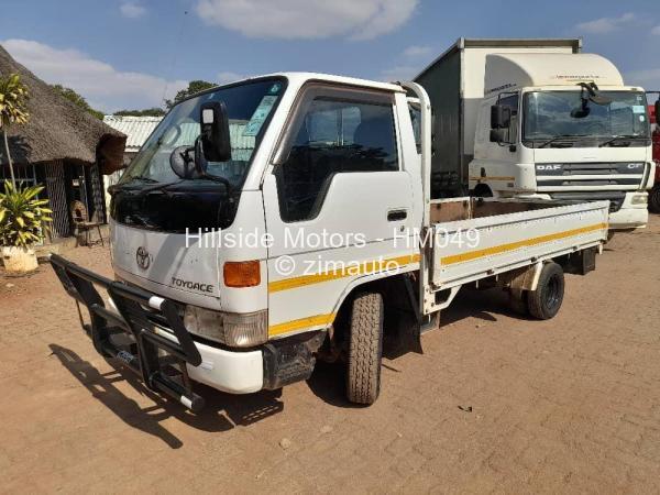 1999 Toyota  Dyna