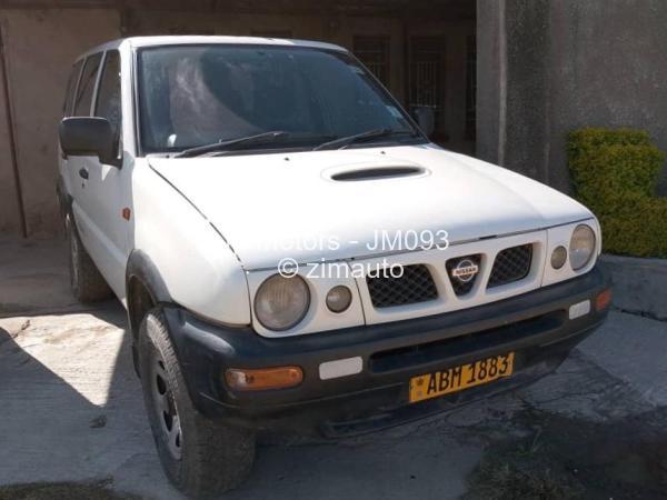 2000 Nissan  Terrano