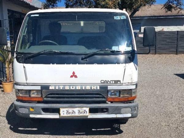 2005 Mitsubishi  Canta