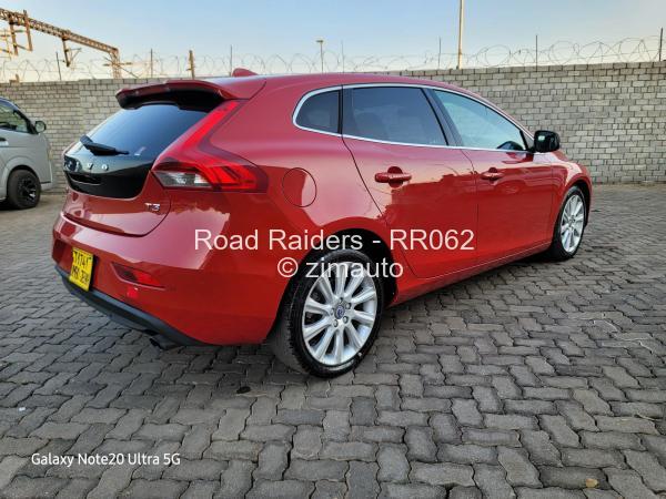2015 Volvo  V40