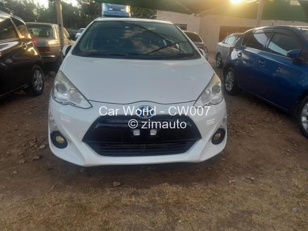 2015 - Toyota  Aqua