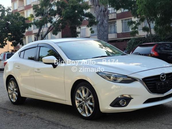 2017 Mazda  axela
