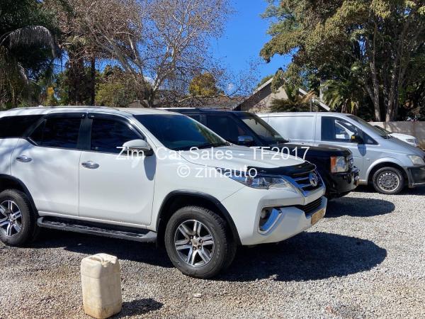 2017 - Toyota  Fortuner