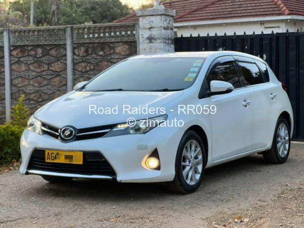 2014 Toyota  Auris
