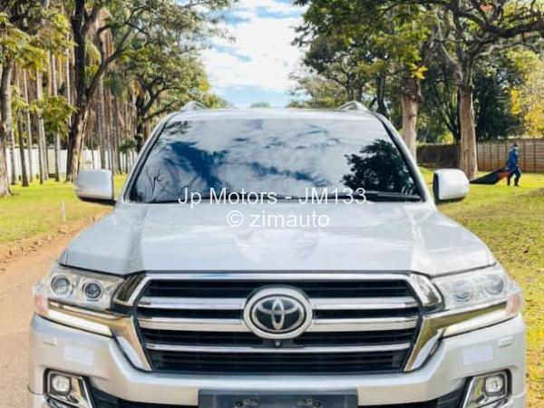 2020 Toyota  Landcruiser  200 VX-R