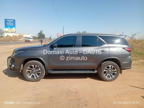2024 Toyota  Fortuner
