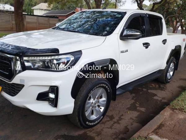 2019 - Toyota  Hilux