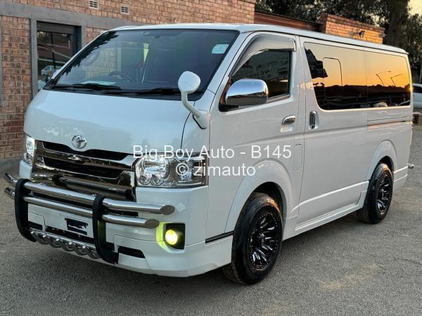 2017 Toyota  Hiace