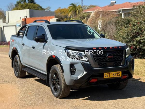 2021 - Nissan  Navara