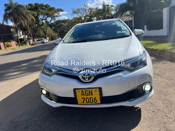 2016 Toyota  Auris
