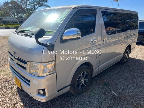 2015 - Toyota  Hiace