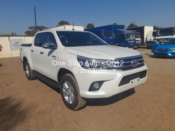 2017 - Toyota  Hilux
