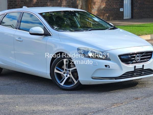 2015 Volvo  V40