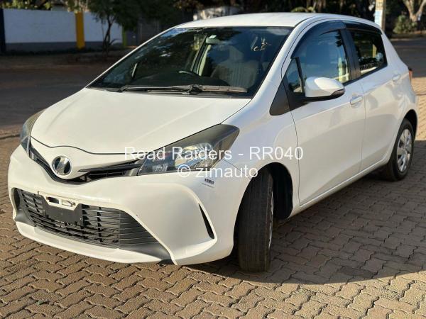 2016 Toyota  Vitz