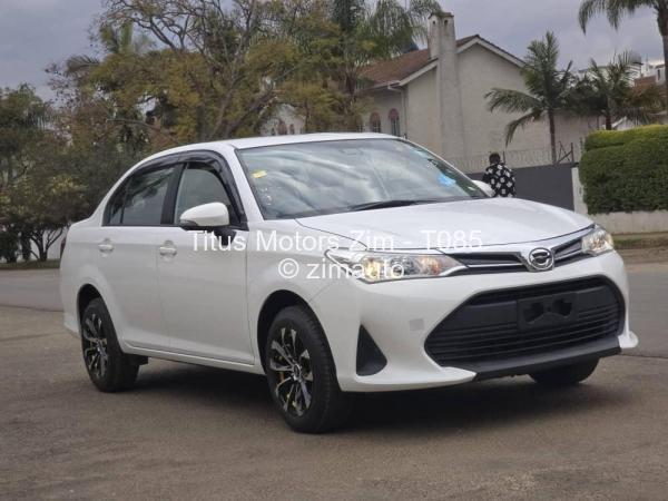 2015 Toyota  Axio