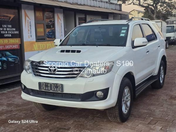 2013 Toyota  Fortuner
