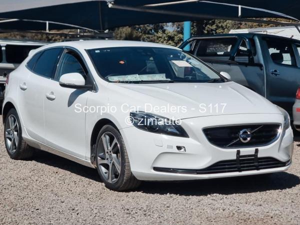2016 Volvo  V40