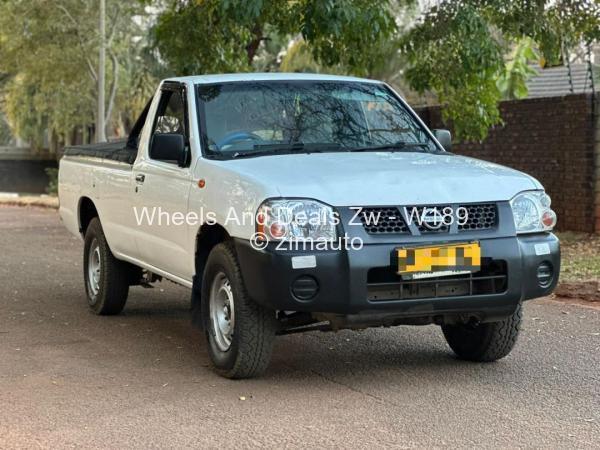 2011 - Nissan  NP300 Hardbody