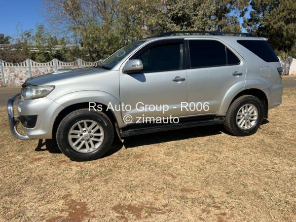 2013 - Toyota  Fortuner