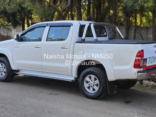2012 Toyota  Hilux