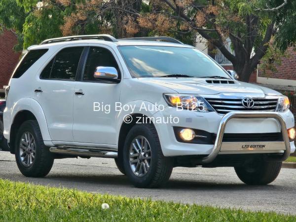 2015 Toyota  Fortuner